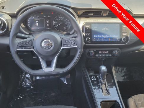 Used 2021 Nissan Kicks SV FWD image 6