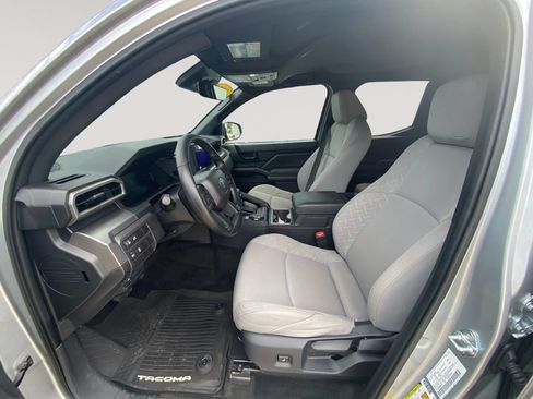 Used 2024 Toyota Tacoma SR5 AWD/4WD image 8