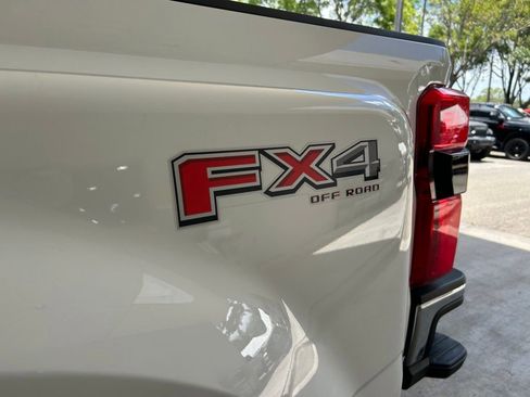 Used 2025 Ford F350 Lariat w/ FX4 Off-Road Package AWD/4WD image 19
