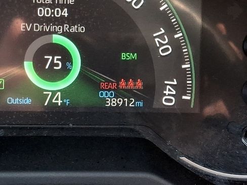 Used 2025 Toyota RAV4 XLE AWD/4WD image 16