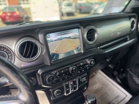 Used 2020 Jeep Gladiator Overland AWD/4WD image 36