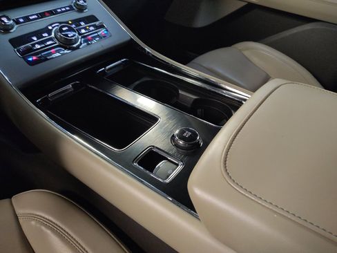 Used 2021 Lincoln Aviator 2WD image 26