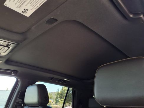 Used 2021 Chevrolet Tahoe RST w/ Luxury Package RWD image 17