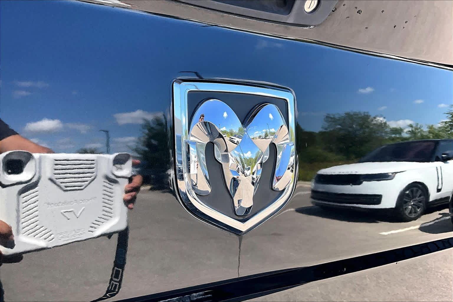 Used 2017 RAM 1500 Laramie w/ Convenience Group AWD/4WD image 30