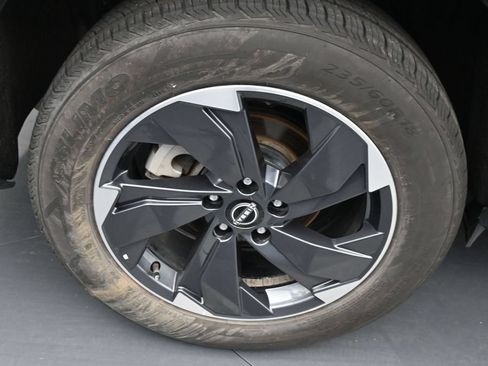 Used 2024 Nissan Rogue SV AWD/4WD image 10