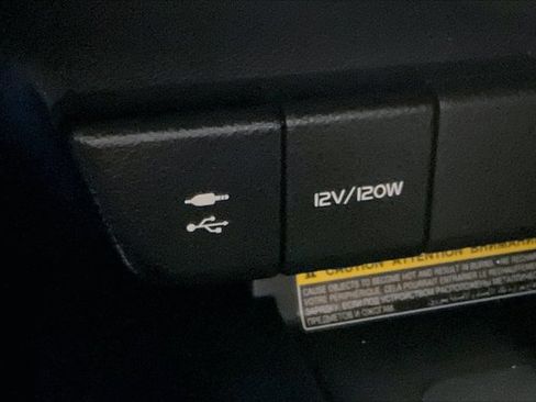 Used 2019 Toyota Camry XLE image 33