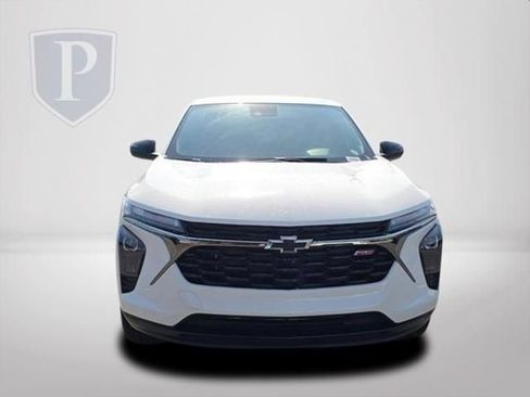 New 2026 Chevrolet Trax RS w/ Sunroof Package FWD image 13