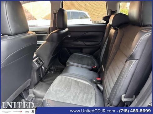 Used 2020 Mitsubishi Outlander SE image 17