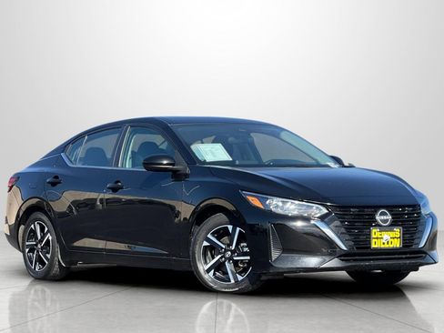 Used 2024 Nissan Sentra SV image 2