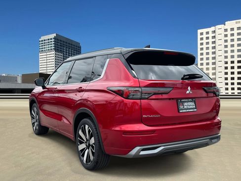 New 2025 Mitsubishi Outlander SEL image 3