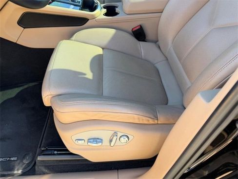 Used 2022 Porsche Macan image 20