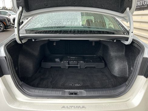 Used 2024 Nissan Altima 2.5 SV w/ SV Premium Package image 14