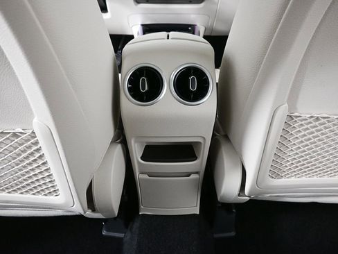 New 2026 Mercedes-Benz GLB 250 image 18