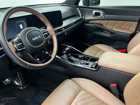 Used 2024 Kia Sorento SX Prestige w/ Olive Brown Leather Package image 16