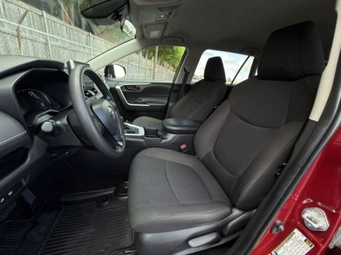 Used 2023 Toyota RAV4 LE AWD/4WD image 24