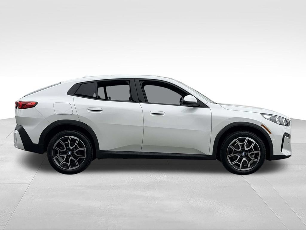 Used 2026 BMW X2 xDrive28i AWD/4WD image 10