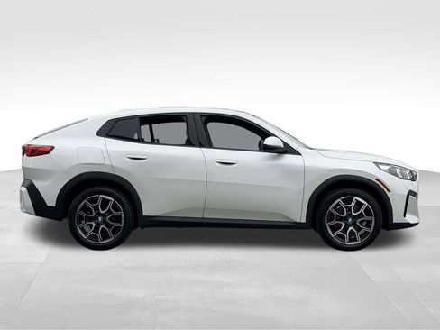 Used 2026 BMW X2 xDrive28i AWD/4WD image 10