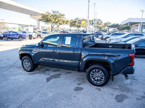 Used 2024 Toyota Tacoma Limited image 10
