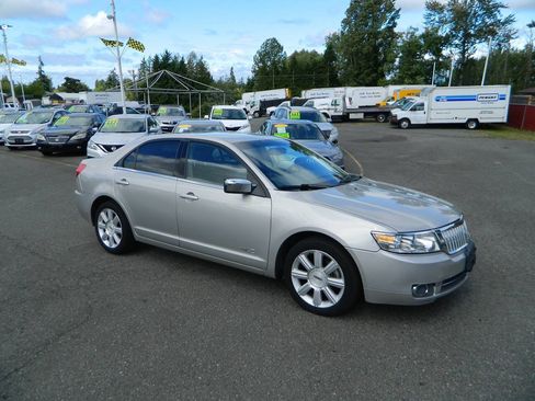 Used 2008 Lincoln MKZ FWD image 2
