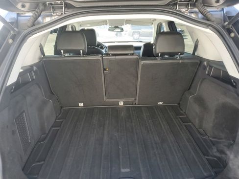 Used 2017 Land Rover Discovery Sport SE image 28