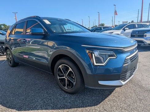 New 2026 Kia Niro EX FWD image 8
