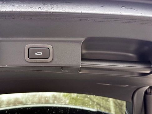 Used 2021 Jaguar F-PACE S image 12