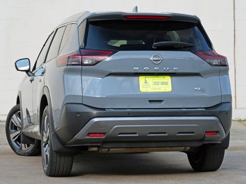 Used 2023 Nissan Rogue SL w/ SL Premium Package FWD image 5