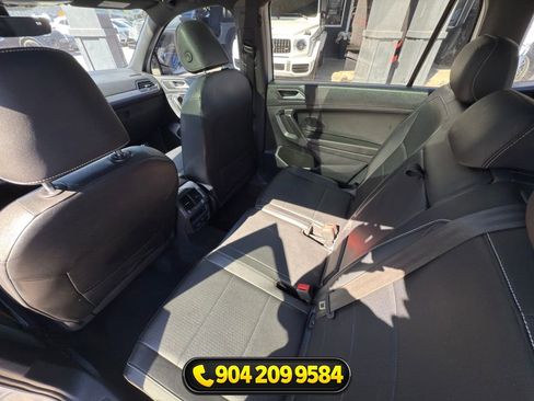 Used 2021 Volkswagen Tiguan SE FWD image 33