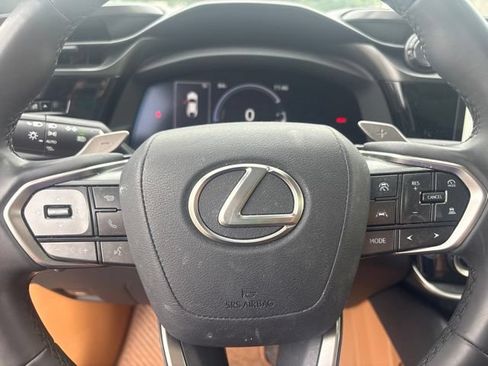 Used 2024 Lexus RZ 450e Premium AWD/4WD image 9