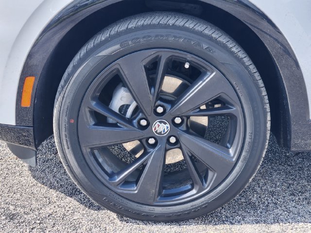 Used 2023 Buick Envision Essence w/ Sport Touring Package FWD image 10