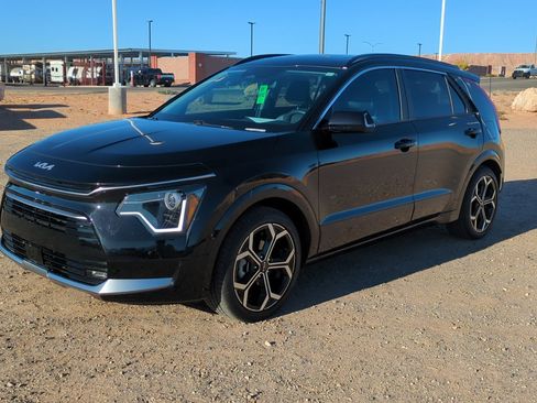 Used 2024 Kia Niro EX Touring image 7
