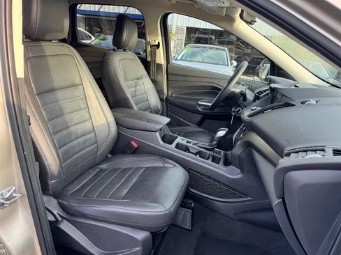 Used 2018 Ford Escape SEL image 19