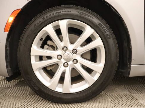 Used 2015 Chrysler 200 Limited FWD image 6