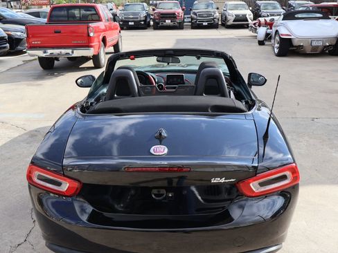 Used 2018 FIAT 124 Spider Classica w/ Technology & Siriusxm Group RWD image 36