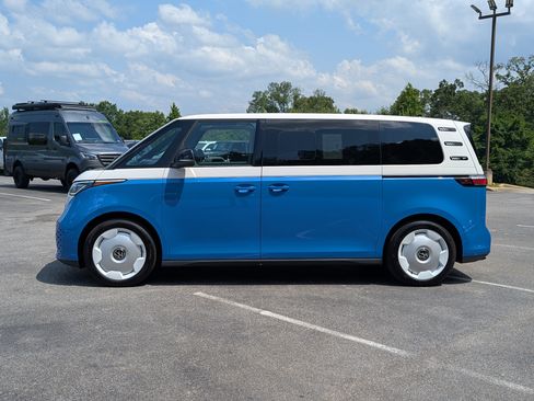 Used 2025 Volkswagen ID. Buzz 1st Edition RWD image 6