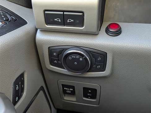 Used 2019 Ford F150 Lariat w/ Equipment Group 502A Luxury image 13