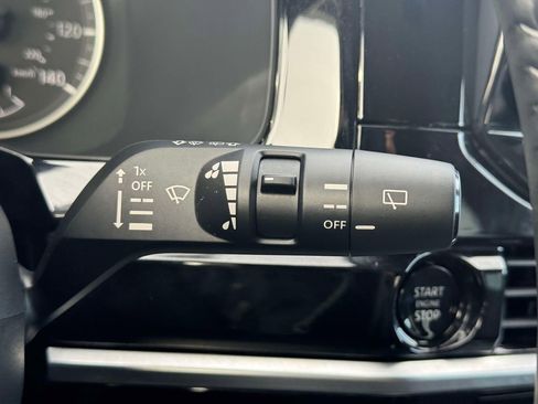 Used 2025 Nissan Pathfinder SL image 24