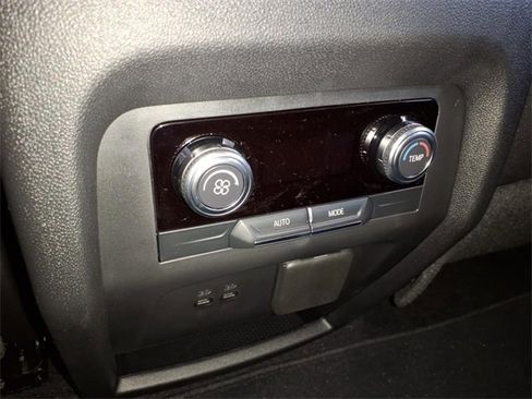 New 2026 GMC Acadia Elevation image 12