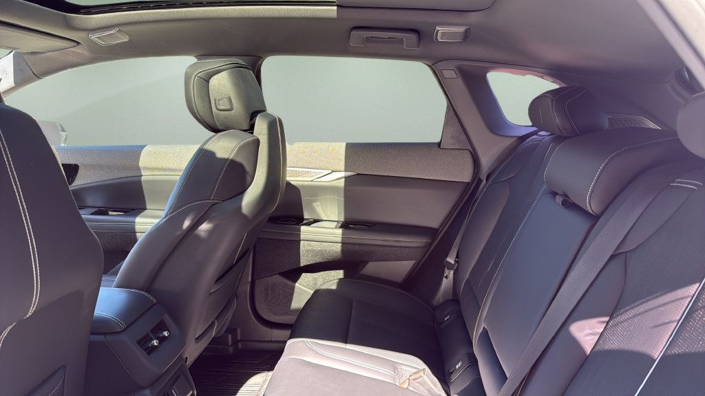 Certified 2025 Cadillac Optiq Luxury 2 w/ LPO, Floor Liner Package AWD/4WD image 25