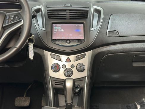 Used 2016 Chevrolet Trax LT w/ LT Convenience Package AWD/4WD image 14
