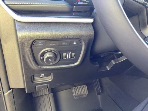 New 2024 Jeep Grand Cherokee Trailhawk image 15