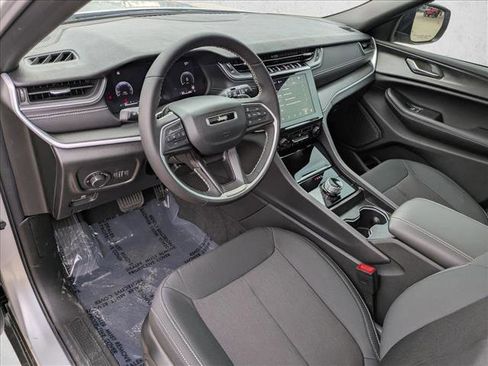 New 2026 Jeep Grand Cherokee Laredo X image 3