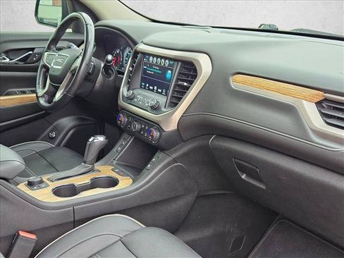Used 2019 GMC Acadia Denali w/ Technology Package FWD image 22