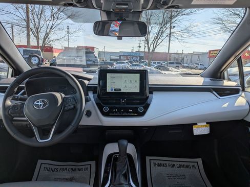 Certified 2025 Toyota Corolla SE image 11