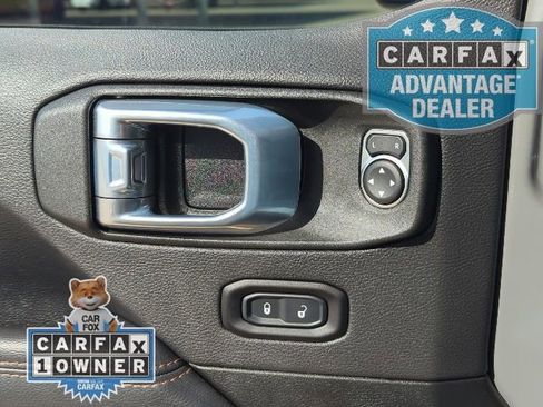 Used 2022 Jeep Wrangler Unlimited Rubicon w/ Xtreme Recon 35" Tire Package image 18