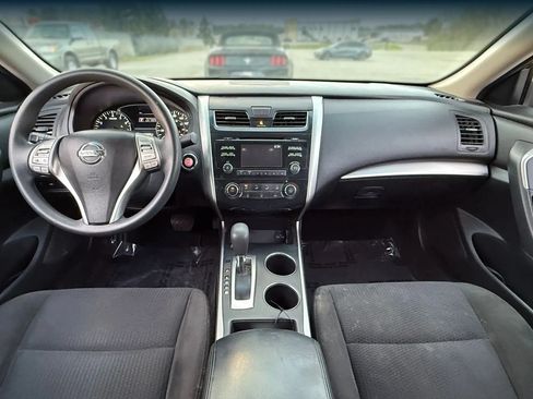 Used 2015 Nissan Altima 2.5 S w/ Special Edition Package FWD image 3