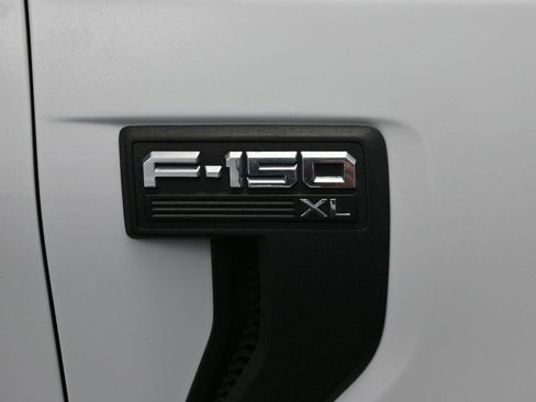 Used 2021 Ford F150 XL image 3