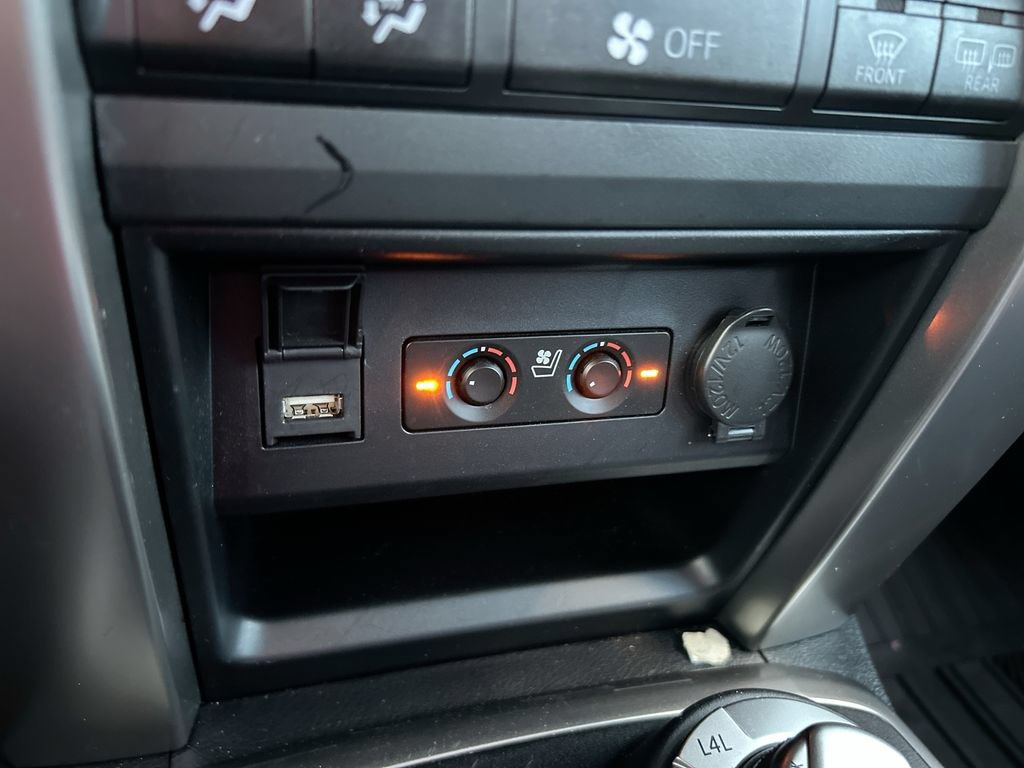 Used 2024 Toyota 4Runner Limited AWD/4WD image 38