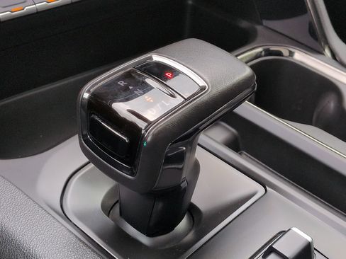 Used 2022 GMC Sierra 1500 AT4 w/ Technology Package AWD/4WD image 15
