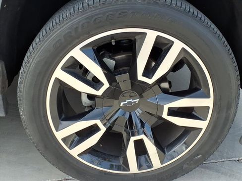 Used 2019 Chevrolet Suburban Premier image 10